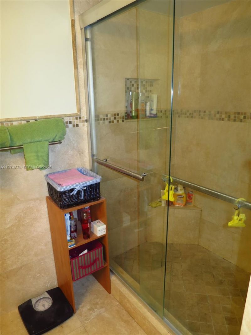 600 NE 36th St , Unit 619, Miami, FL 33137 Photo