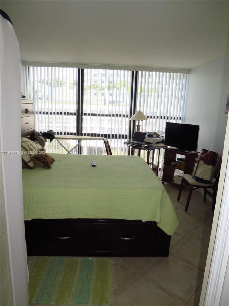 600 NE 36th St , Unit 619, Miami, FL 33137 Photo