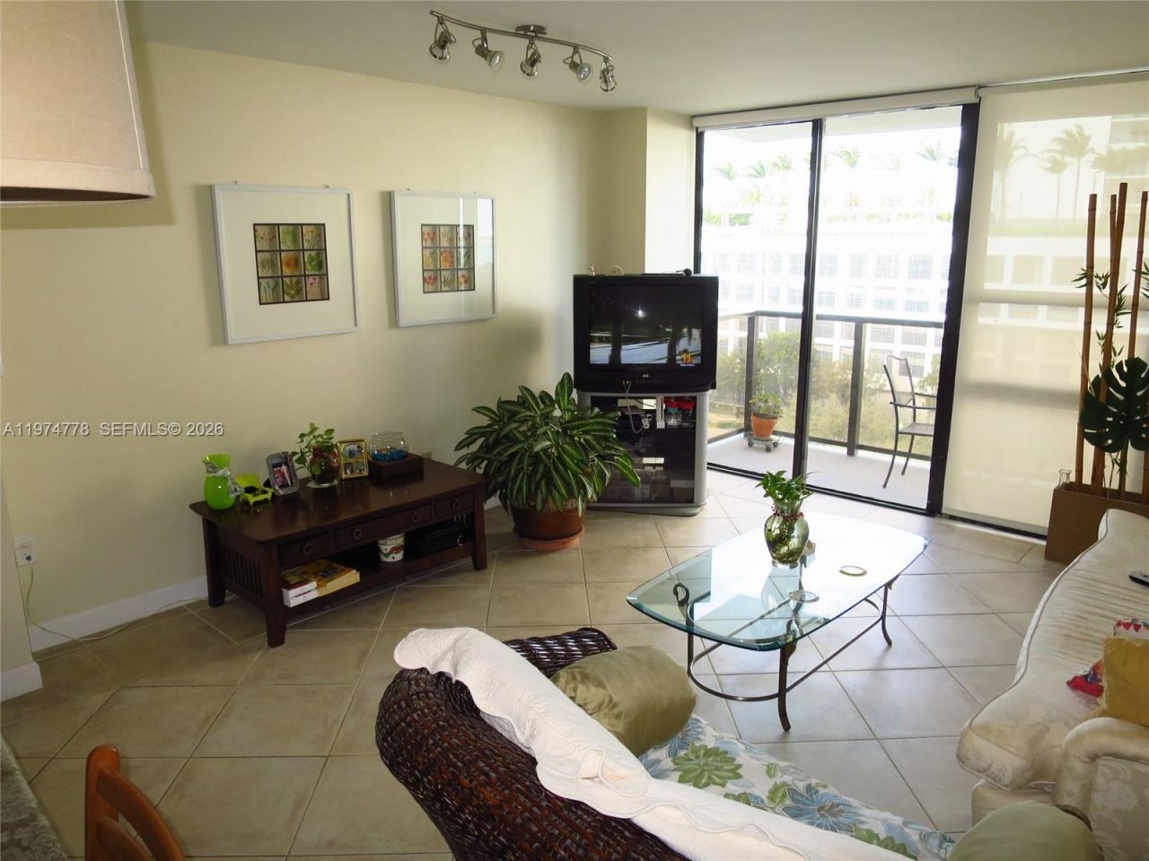 600 NE 36th St , Unit 619, Miami, FL 33137 Photo