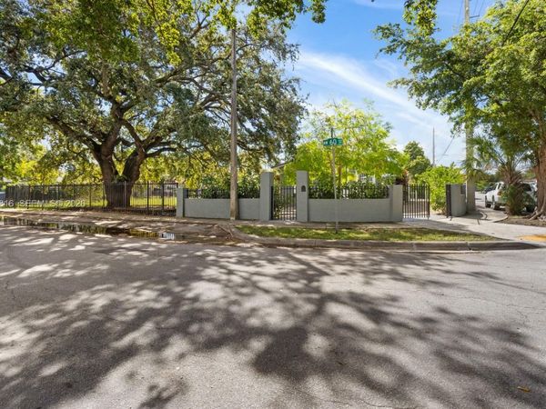 790 NW 60th St , Miami, FL 33127