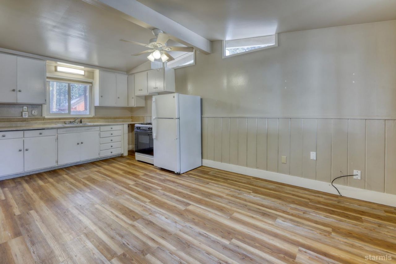 905 Lapham Drive, South Lake Tahoe, CA 96150 Photo