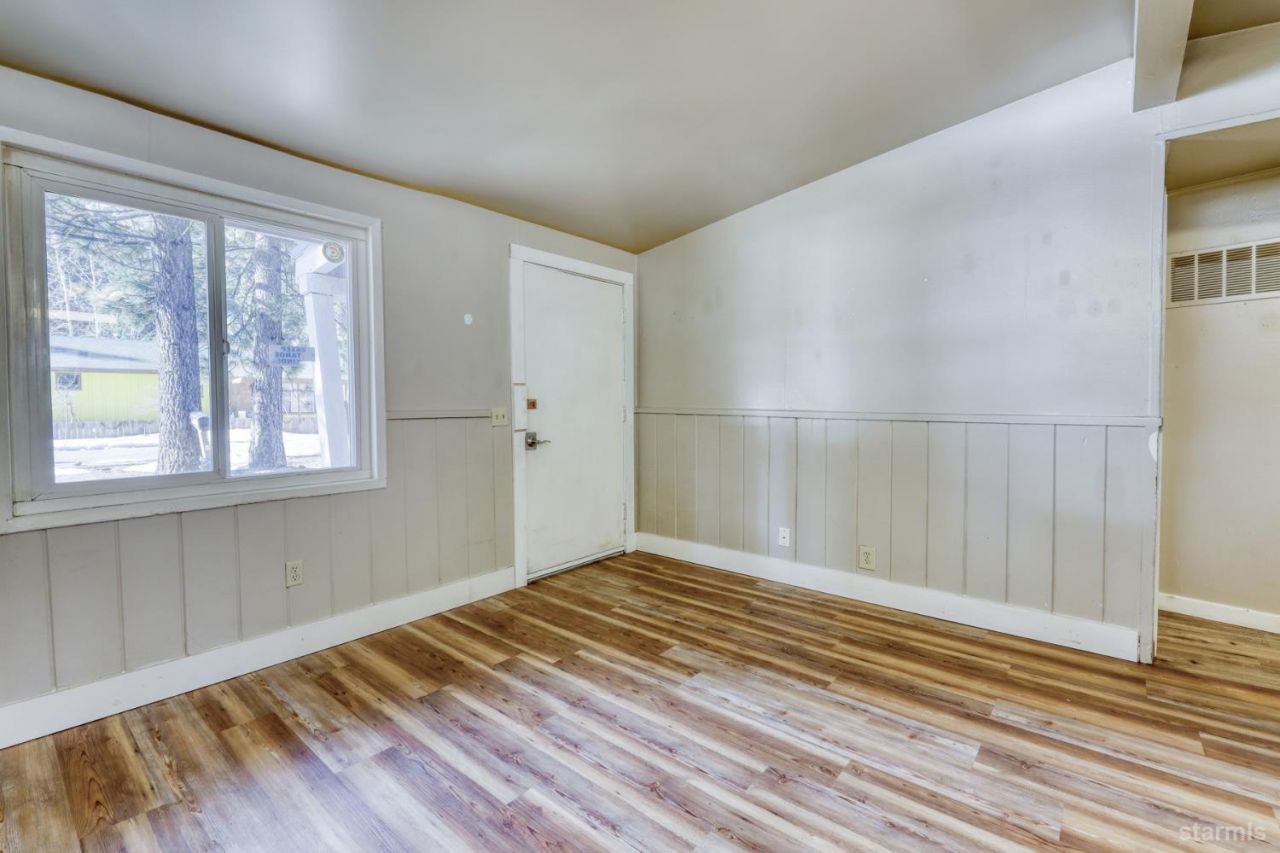 905 Lapham Drive, South Lake Tahoe, CA 96150 Photo