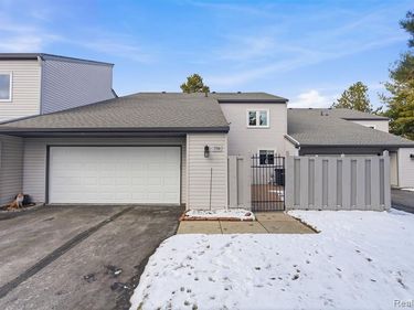 7706 Gunnison Court, Brighton, MI 48114