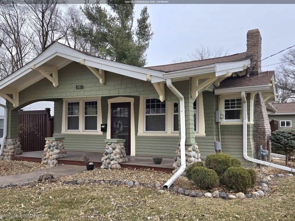 1038 S Starr Avenue, Burlington, IA 52601