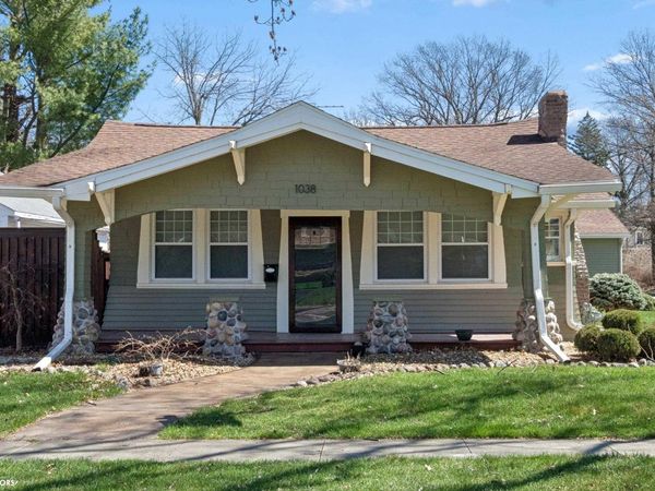 1038 S Starr Avenue, Burlington, IA 52601