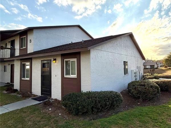 39132 COUNTY ROAD 54 , Unit 2080, ZEPHYRHILLS, FL 33542