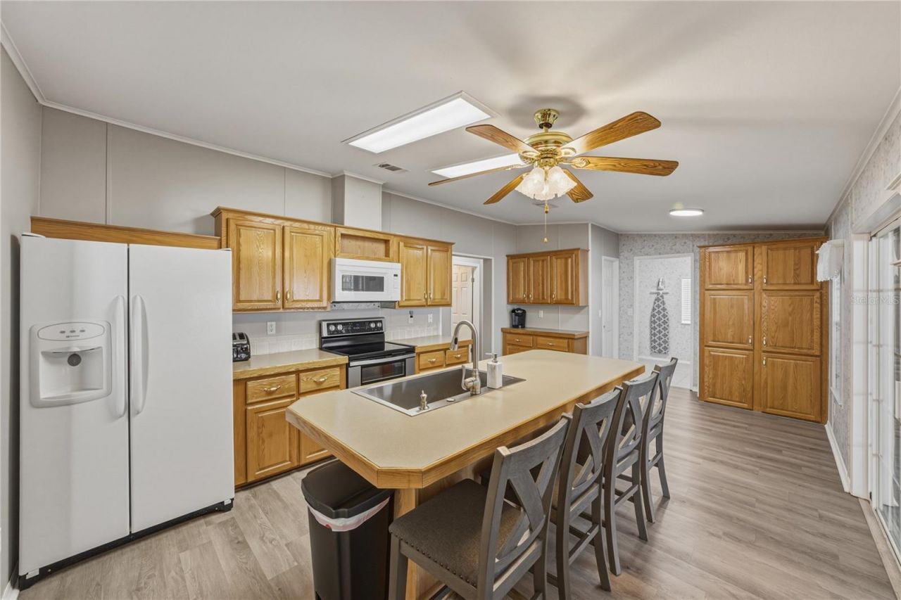 37410 Neukom Avenue, Zephyrhills, FL 33541 Photo