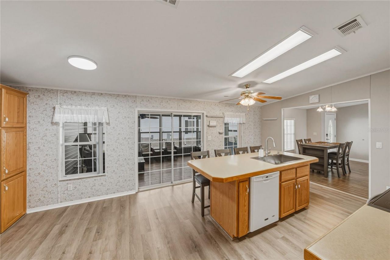 37410 Neukom Avenue, Zephyrhills, FL 33541 Photo