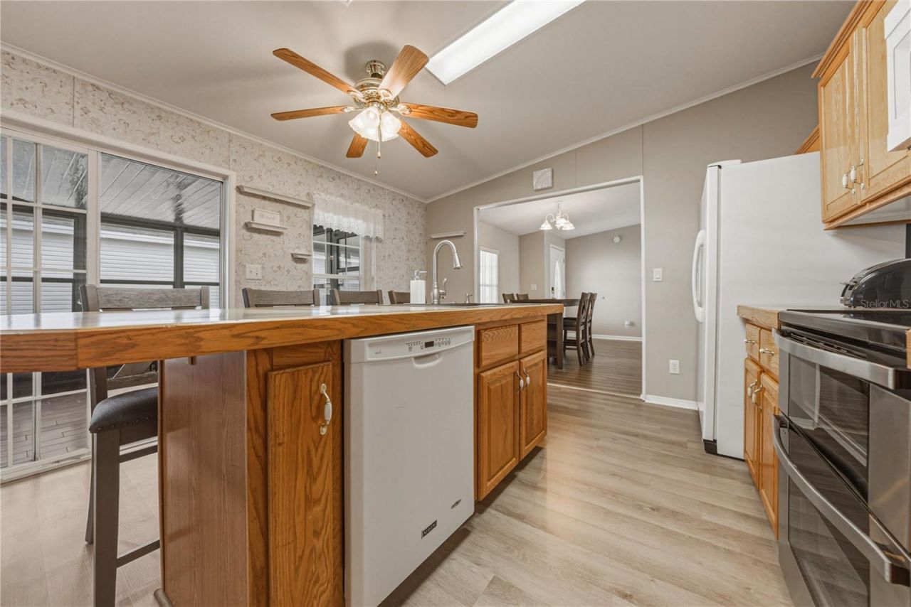 37410 Neukom Avenue, Zephyrhills, FL 33541 Photo