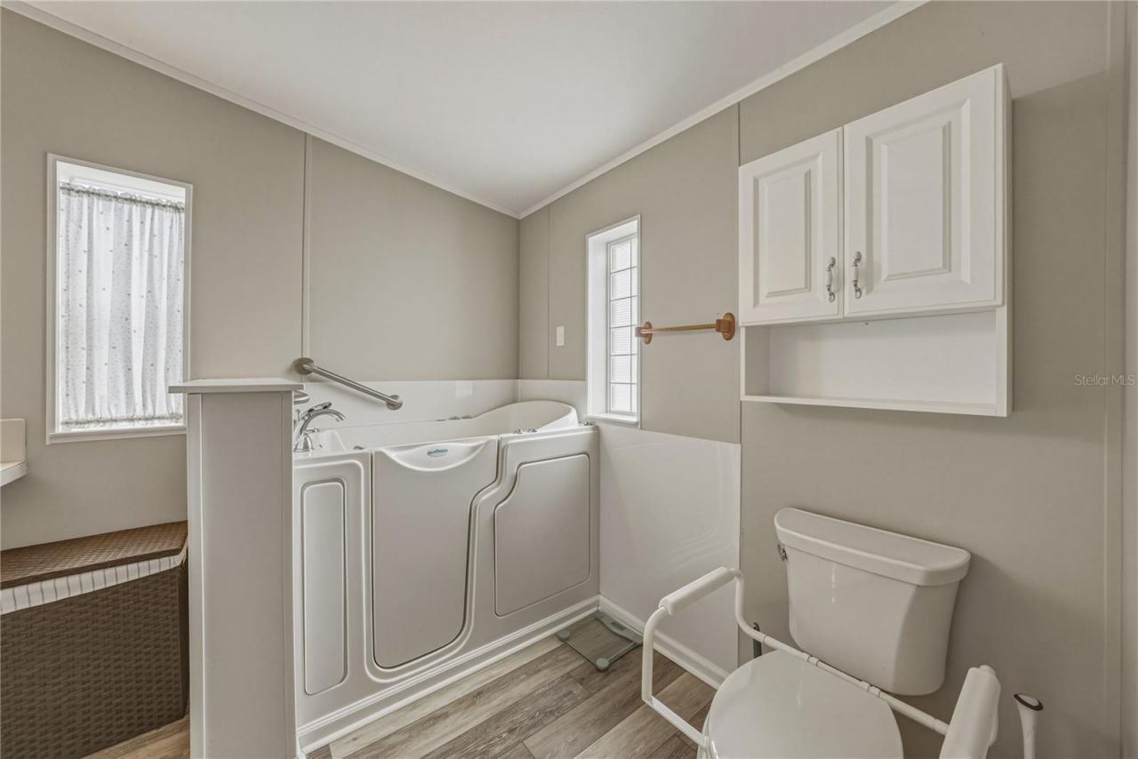 37410 Neukom Avenue, Zephyrhills, FL 33541 Photo