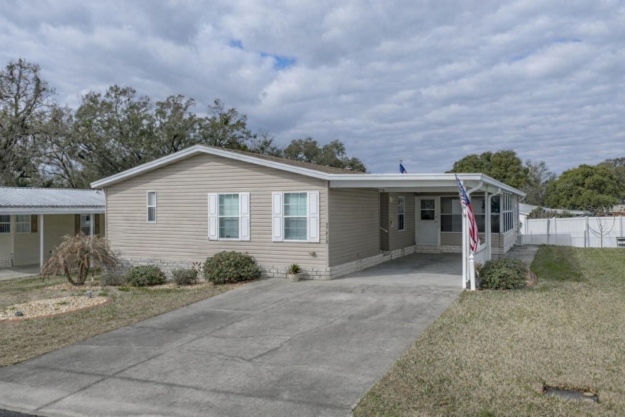 37410 Neukom Avenue, Zephyrhills, FL 33541 Photo