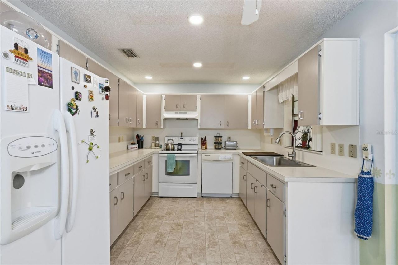 8556 SW 90th Lane , Unit F, Ocala, FL 34481 Photo
