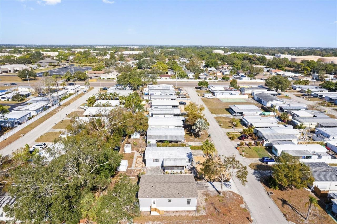 5234 Yellow Pine Street N, Saint Petersburg, FL 33709 Photo