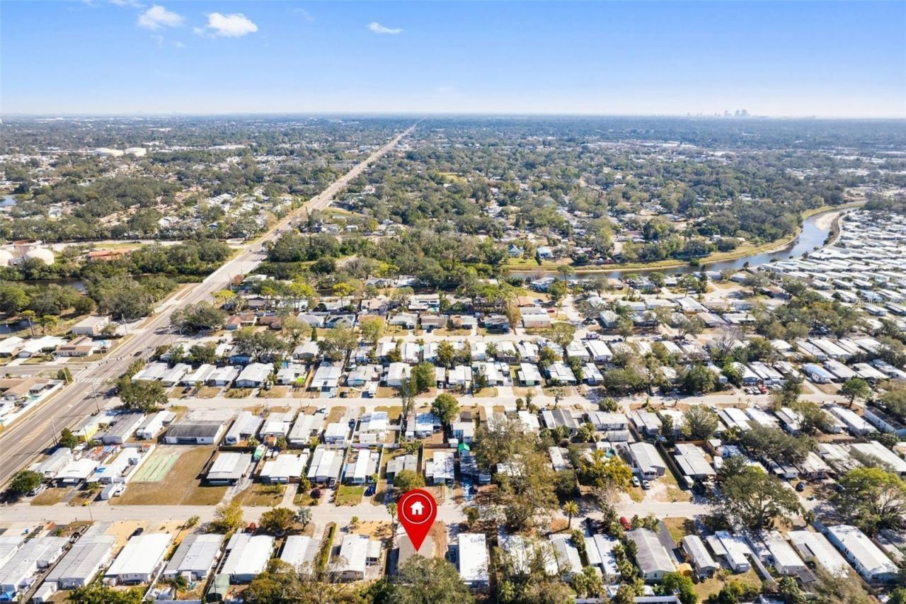 5234 Yellow Pine Street N, Saint Petersburg, FL 33709 Photo