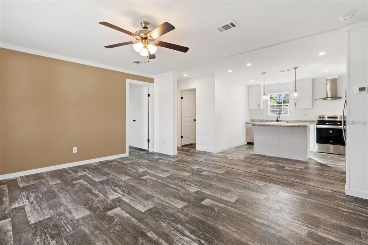 5234 Yellow Pine Street N, Saint Petersburg, FL 33709 Photo