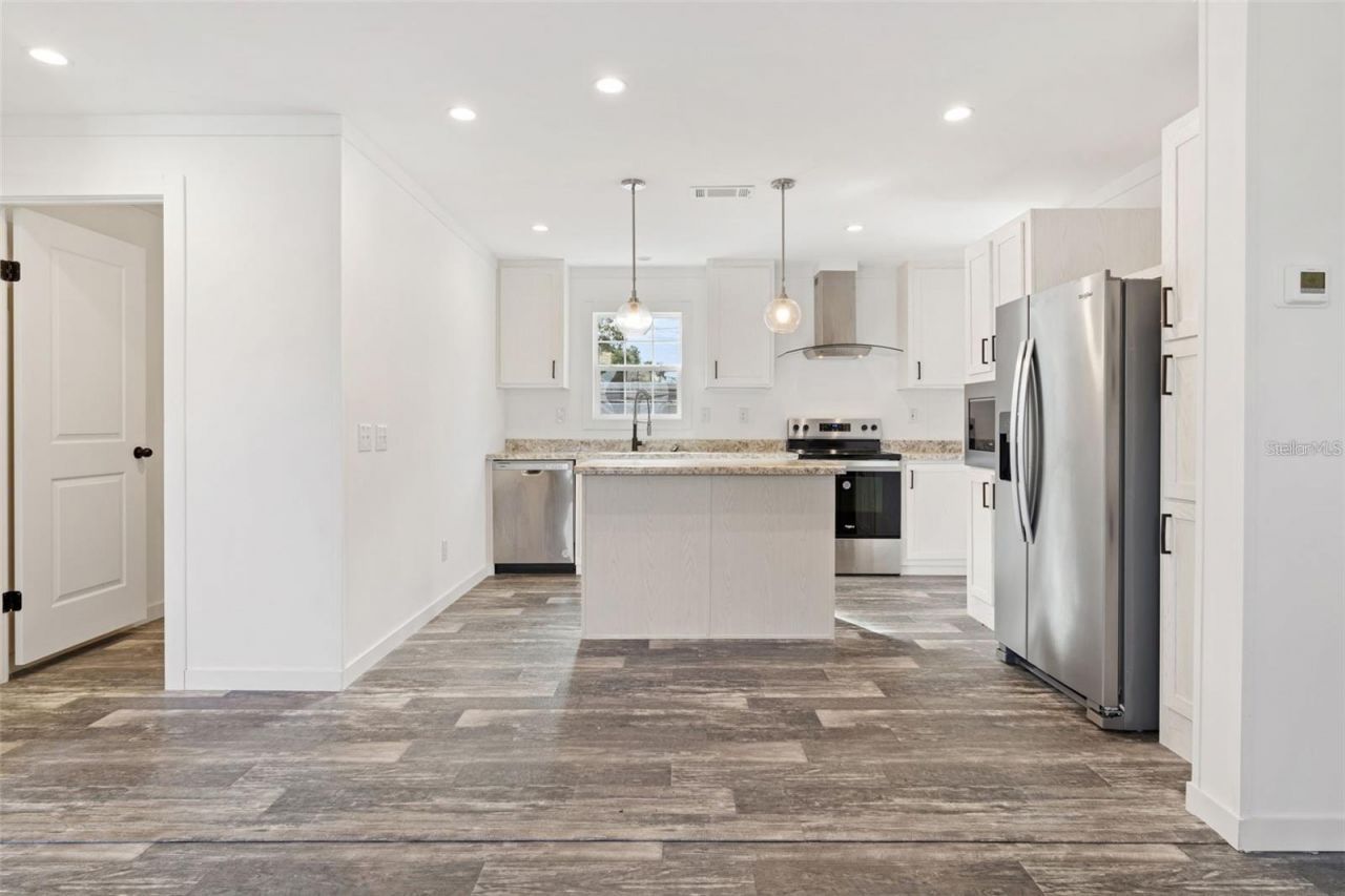 5234 Yellow Pine Street N, Saint Petersburg, FL 33709 Photo