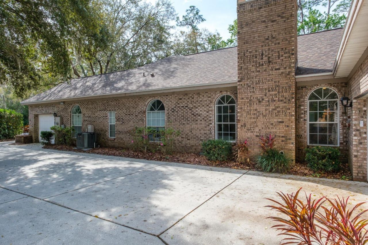 110 Woodglen Court, Oldsmar, FL 34677 Photo