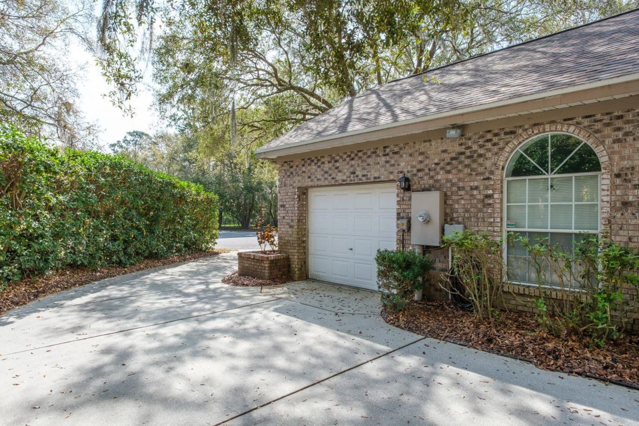 110 Woodglen Court, Oldsmar, FL 34677 Photo