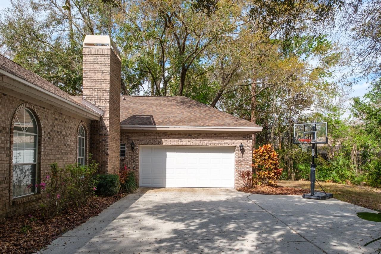 110 Woodglen Court, Oldsmar, FL 34677 Photo