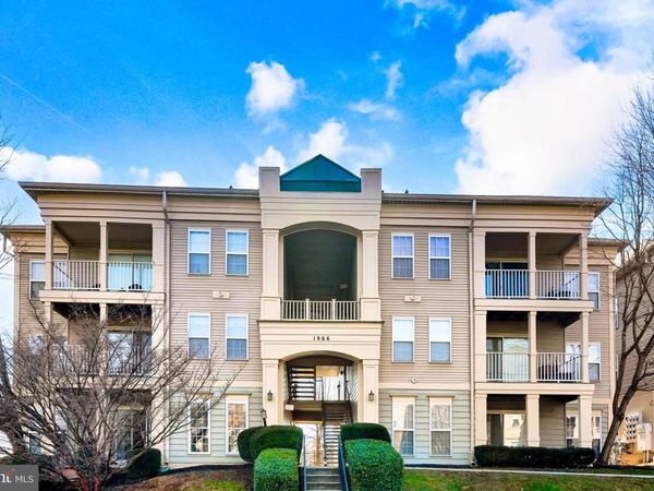 1066 GARDENVIEW LOOP, Unit 302, WOODBRIDGE, VA 22191