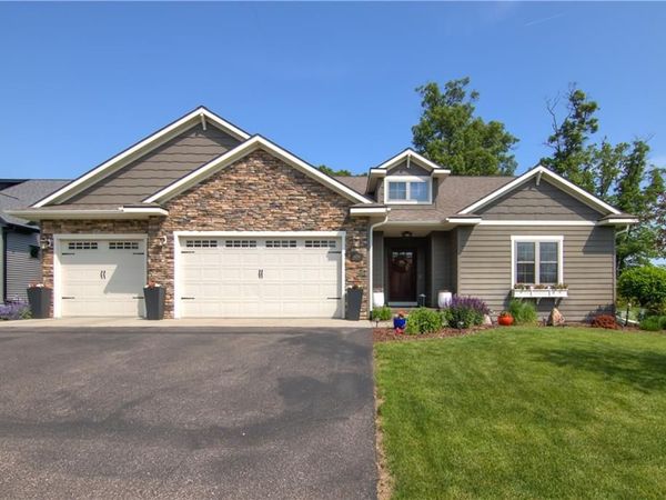 4634 S Oakwood Hills, Eau Claire, WI 54701
