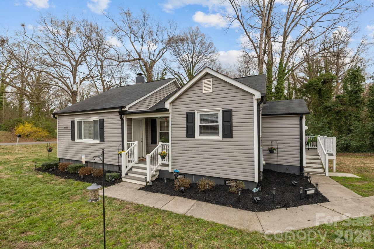 2984 Shady Lane, Charlotte, NC 28208 Main Photo