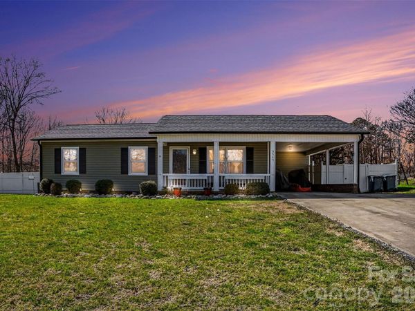 3545 Yorkland Drive, Hickory, NC 28601