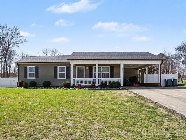 3545 Yorkland Drive , Hickory, NC 28601