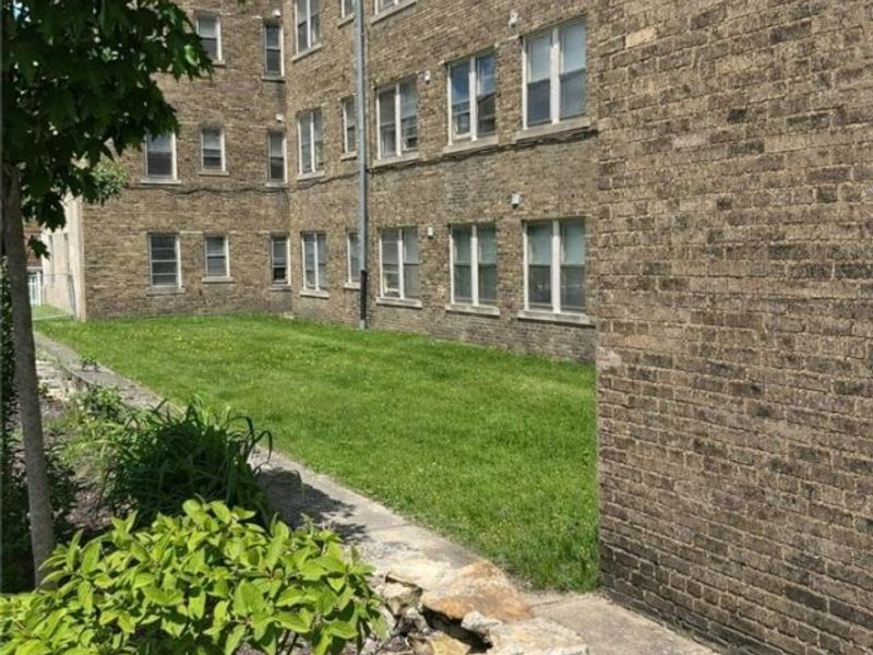 2374 Euclid Heights Boulevard, Cleveland Heights, OH 44106 Photo 2