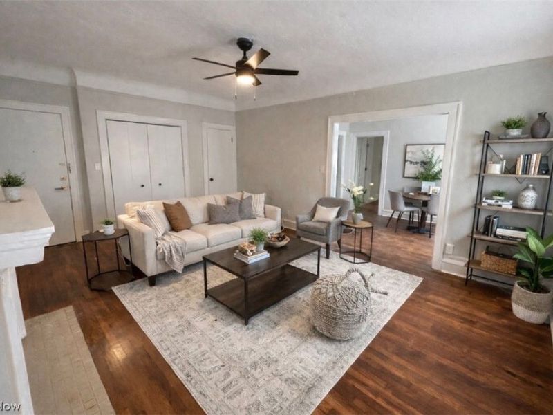 2374 Euclid Heights Boulevard, Cleveland Heights, OH 44106 Photo 4