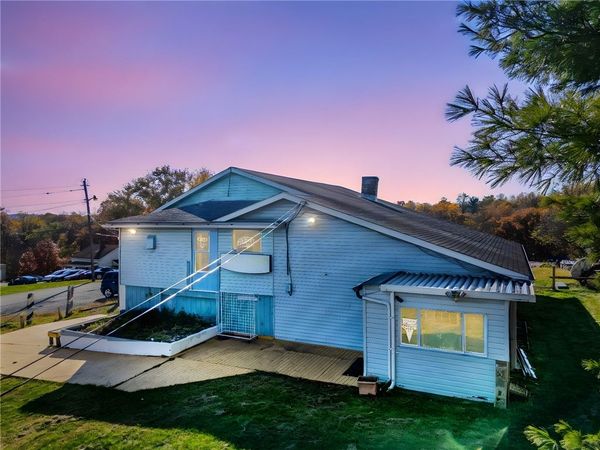 100 Bank St , Grindstone, PA 15442