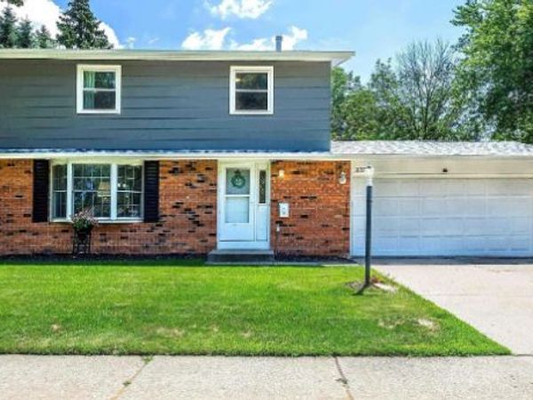 3129 Windsor Drive , Bettendorf, IA 52722