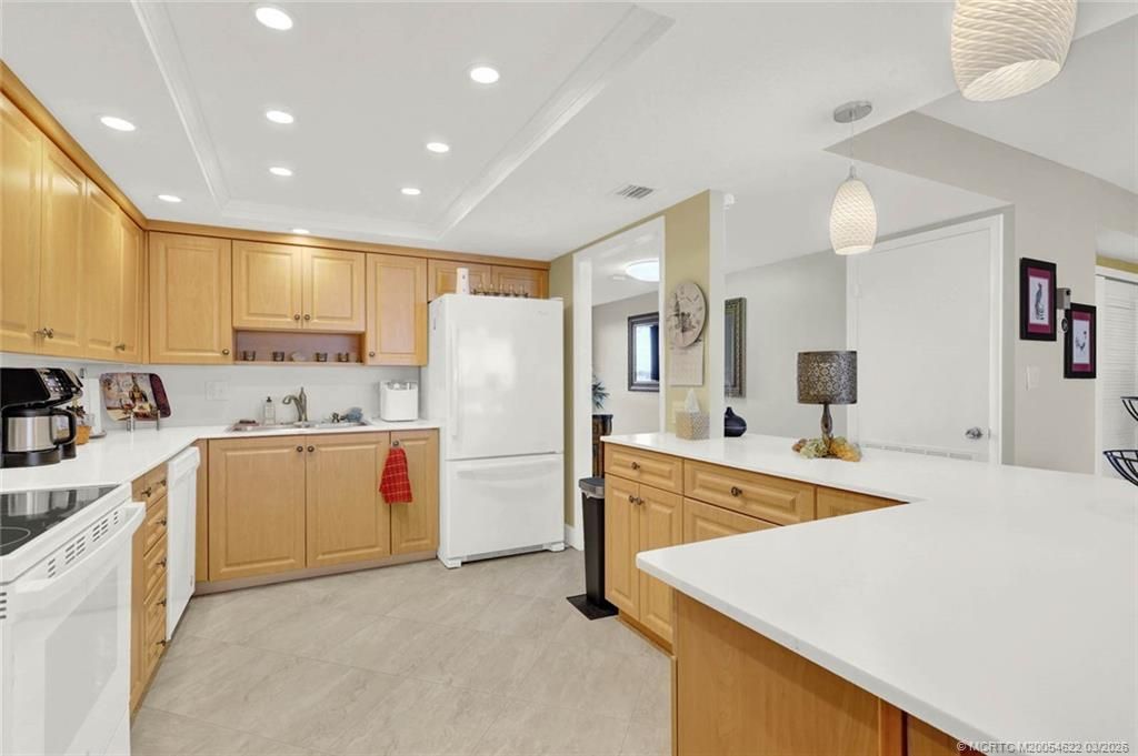 10410 S Ocean Drive, Unit 308, Jensen Beach, FL 34957 Photo