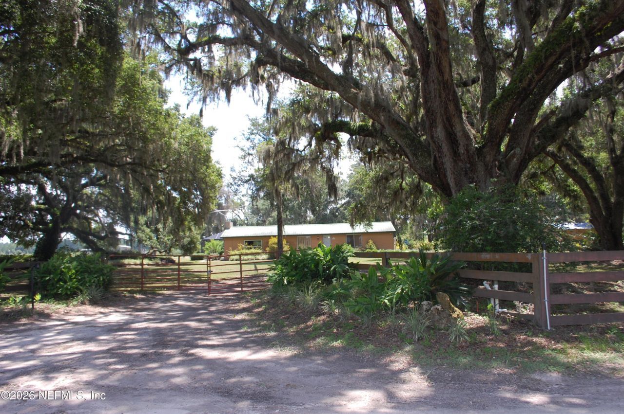 18811 SE 243rd Street, Hawthorne, FL 32640 Photo