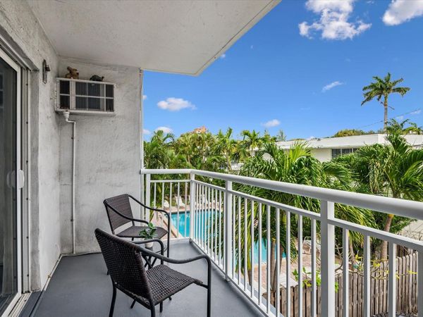 720 Orton Avenue, Unit 206, Fort Lauderdale, FL 33304