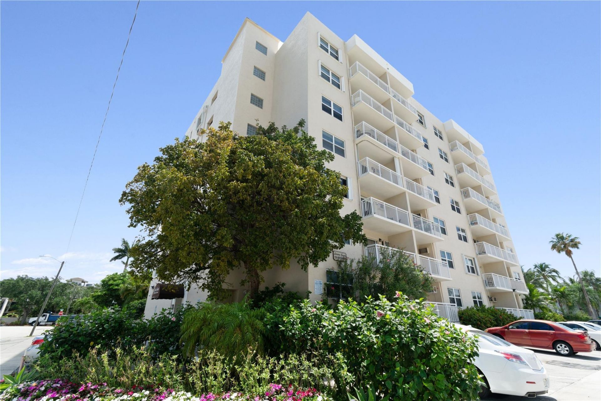 720 Orton Avenue, Unit 206, Fort Lauderdale, FL 33304 Photo