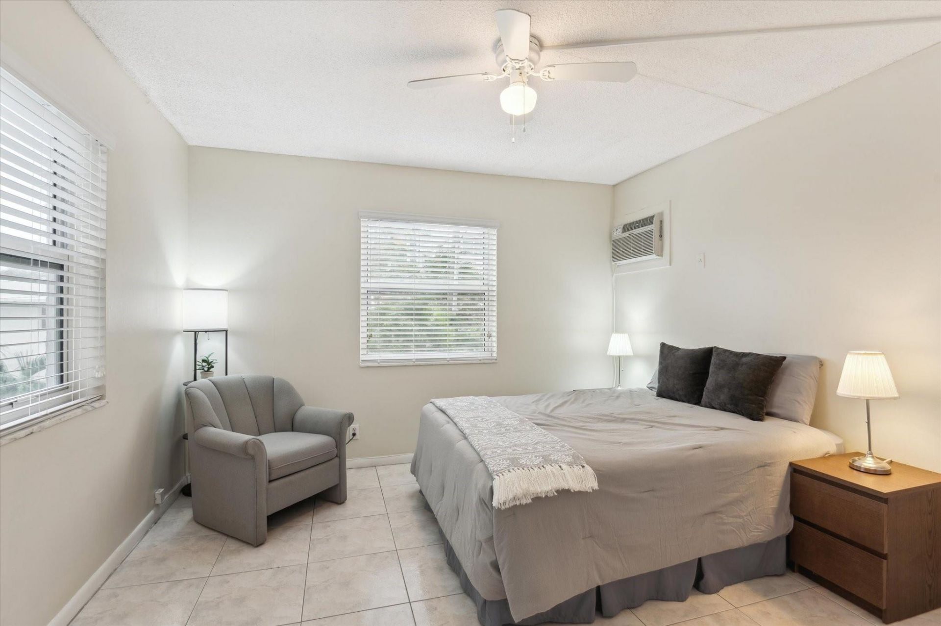 720 Orton Avenue, Unit 206, Fort Lauderdale, FL 33304 Photo