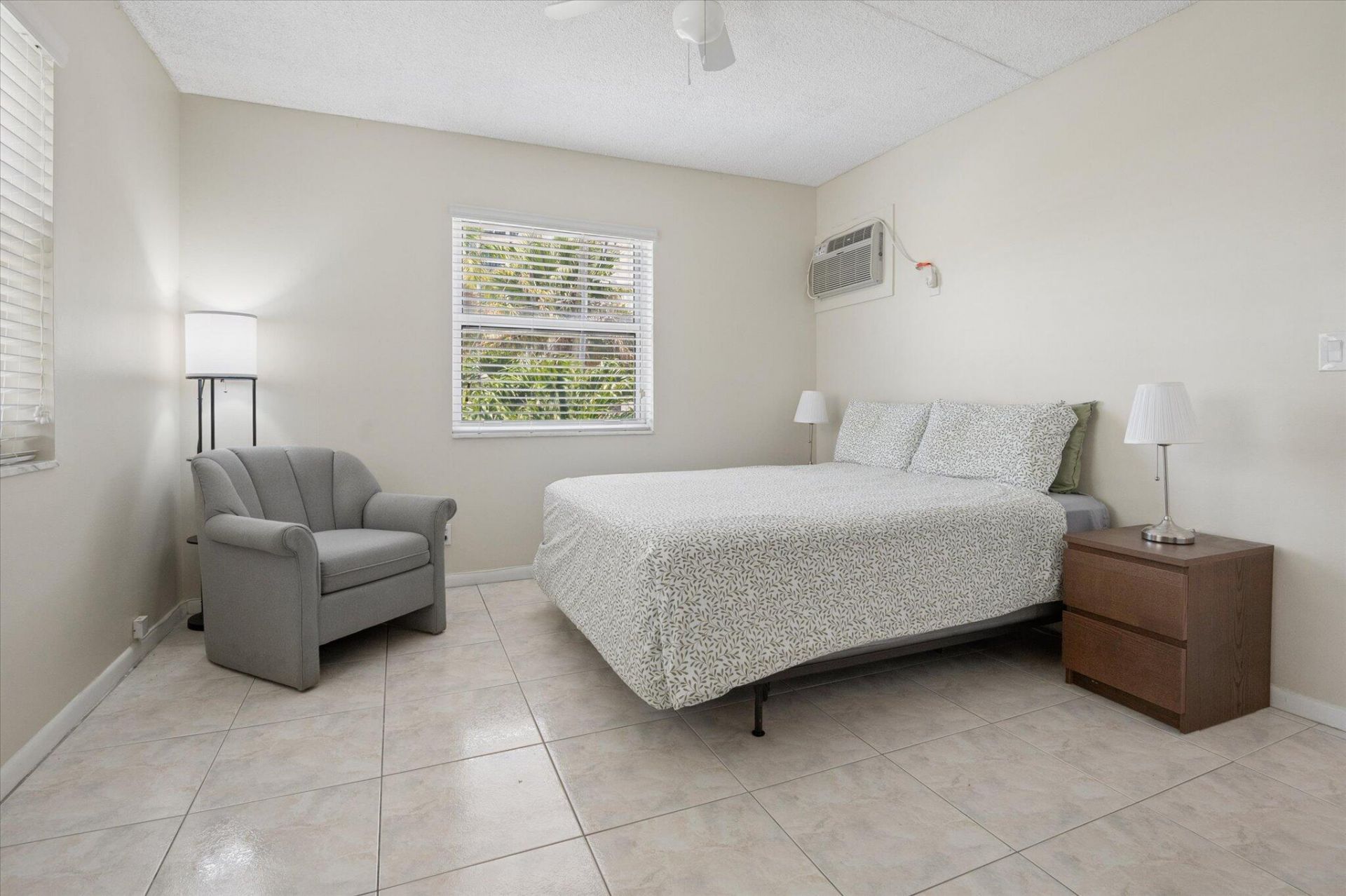 720 Orton Avenue, Unit 206, Fort Lauderdale, FL 33304 Photo