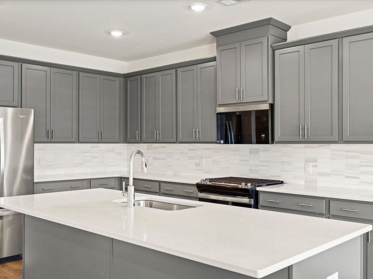 402 Radiant Blue Way Photo 6