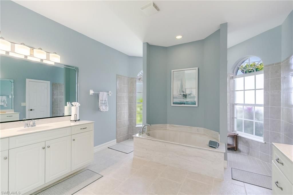 1404 SE 13th Ter, Cape Coral, FL 33990 Photo