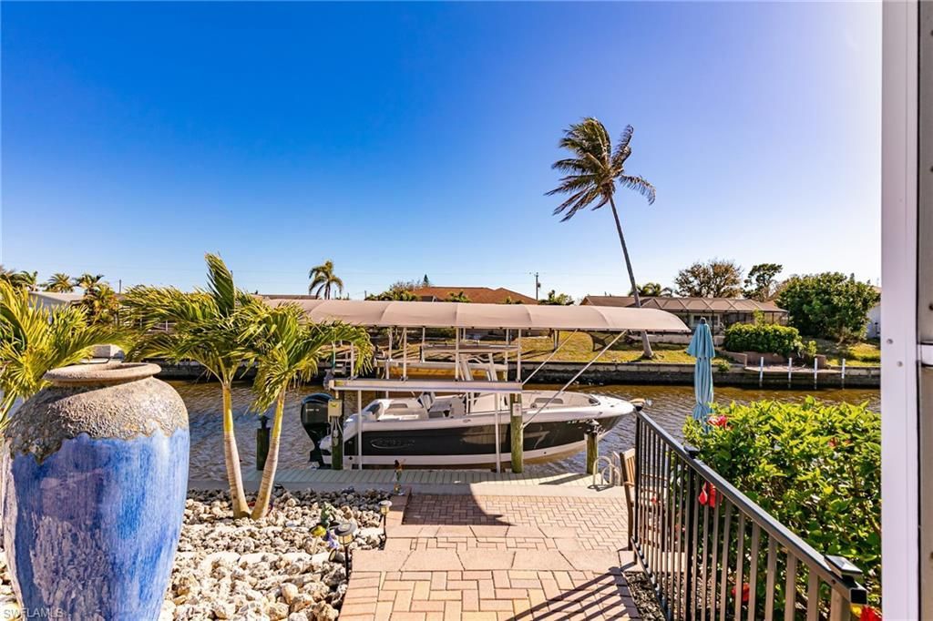 1404 SE 13th Ter, Cape Coral, FL 33990 Photo