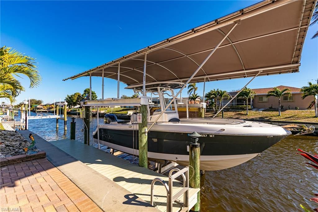 1404 SE 13th Ter, Cape Coral, FL 33990 Photo