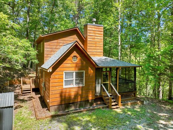 1466 Indian Trail, Mccaysville, GA 30555