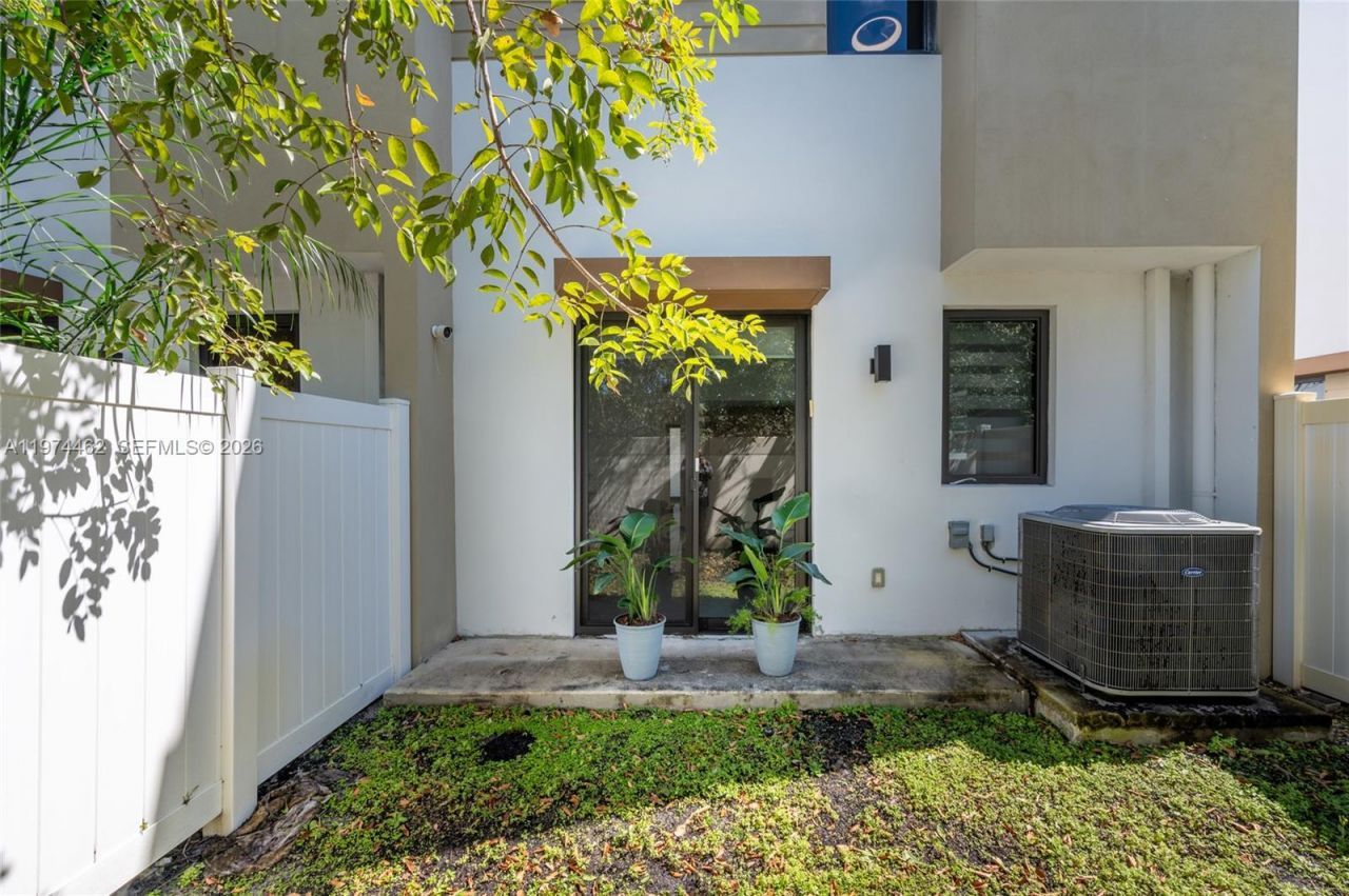 Please Call For Address, Dania Beach, FL 33314 Photo