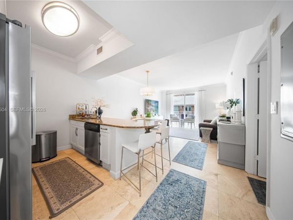 7290 SW 90th St , Unit 308, Miami, FL 33156