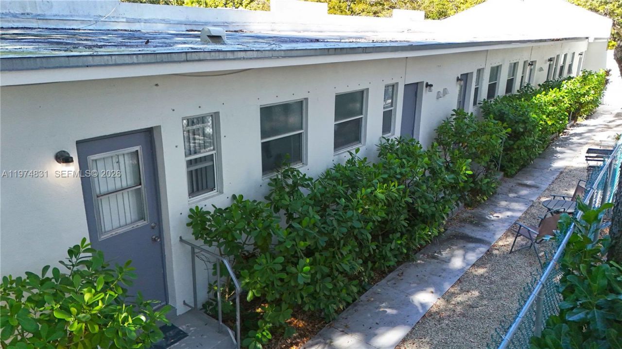 2825 SW 3rd Ave , Miami, FL 33129 Photo