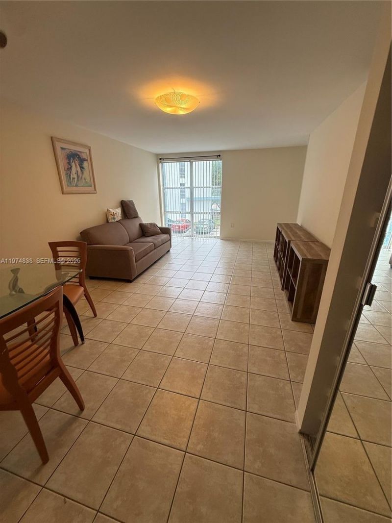 17620 Atlantic Blvd , Unit 217, Sunny Isles Beach, FL 33160 Photo
