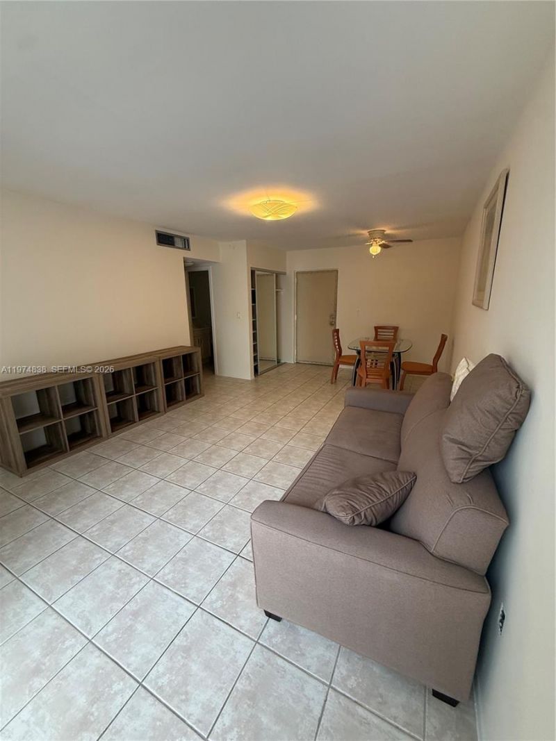17620 Atlantic Blvd , Unit 217, Sunny Isles Beach, FL 33160 Photo