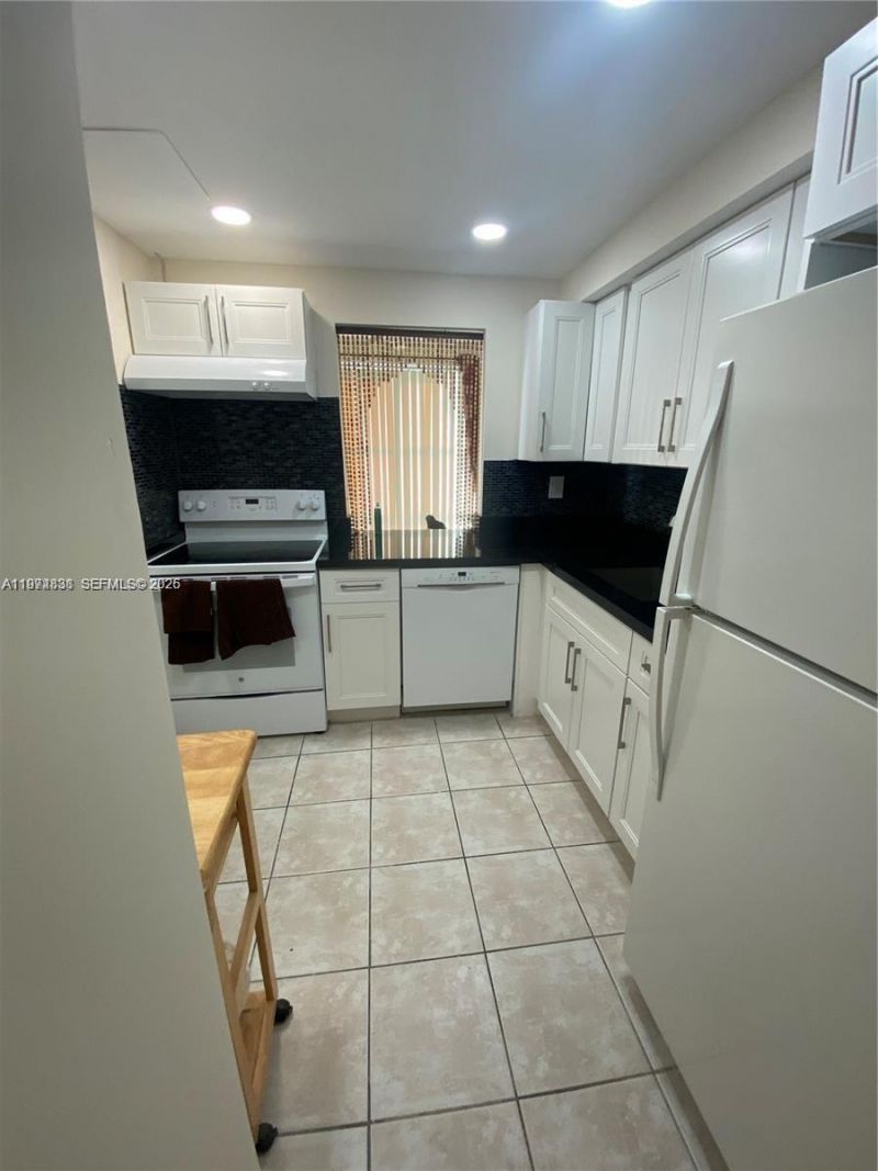 17620 Atlantic Blvd , Unit 217, Sunny Isles Beach, FL 33160 Photo
