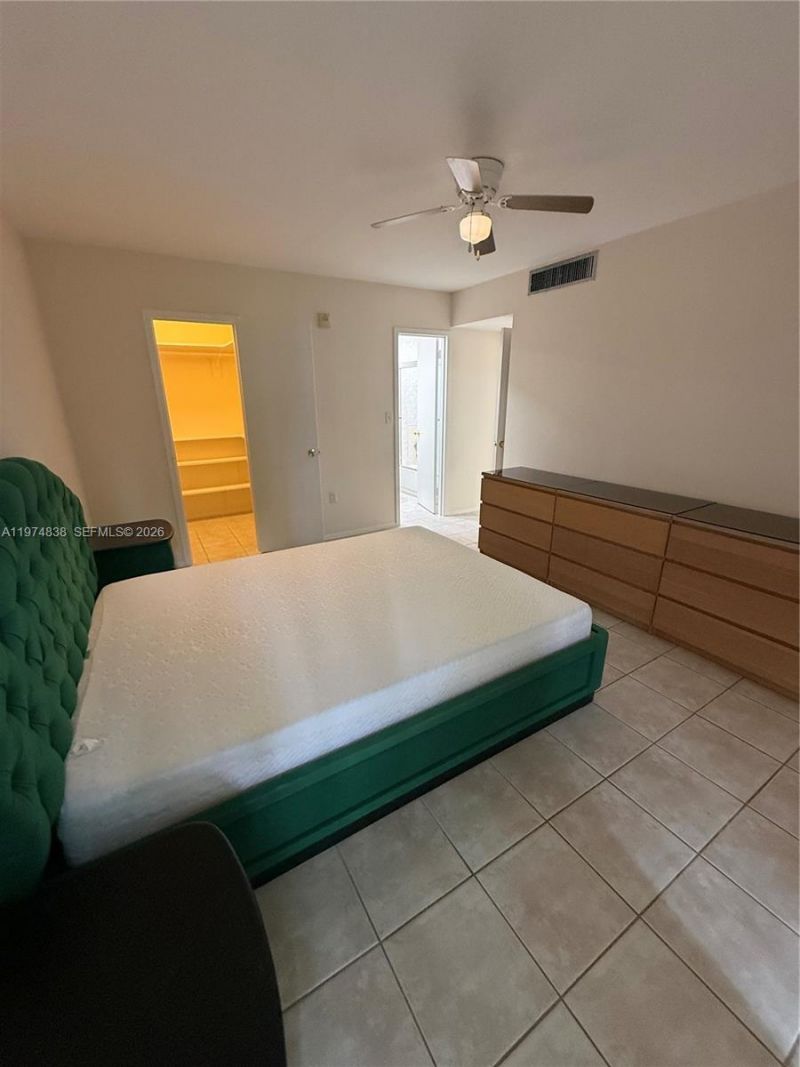 17620 Atlantic Blvd , Unit 217, Sunny Isles Beach, FL 33160 Photo